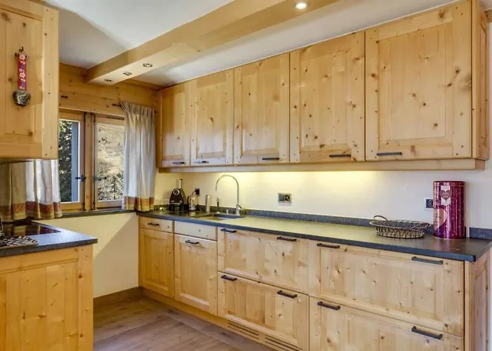 Апартаменти Senator 335 *